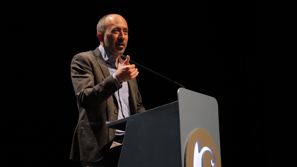acusti_cat's tweet photo. 📢 I la propera seu de l'ACUSTICAT serà... Barcelona!

L'alcalde de #Manresa @marc_aloy ha anunciat on es farà la sisena edició del congrés l'any 2026.

Laura Zapata, del departament d'Avaluació i Gestió Ambiental de @barcelona_cat ha pres el relleu.

#ACUSTICAT2024 https://t.co/yUJ3aMu1Wj