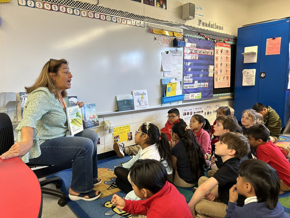 Thank you to Author Beth Ferry for visiting us in First Grade today. She read her books: Stick and Stone, Best Friends and Land Shark. Thank you @rbps_pto for supporting First Grade’s love of books! @rbpsEAGLES @KateRBPS #RBBisBIA