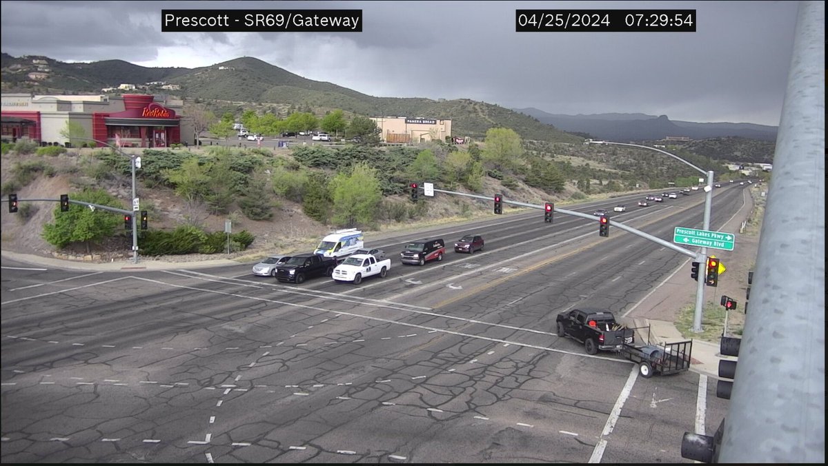 Isolated showers and thunderstorms have already picked up in the Prescott area this morning. We'll continue to see active weather throughout the afternoon in northern Arizona, but impacts are forecast to be minimal. #azwx