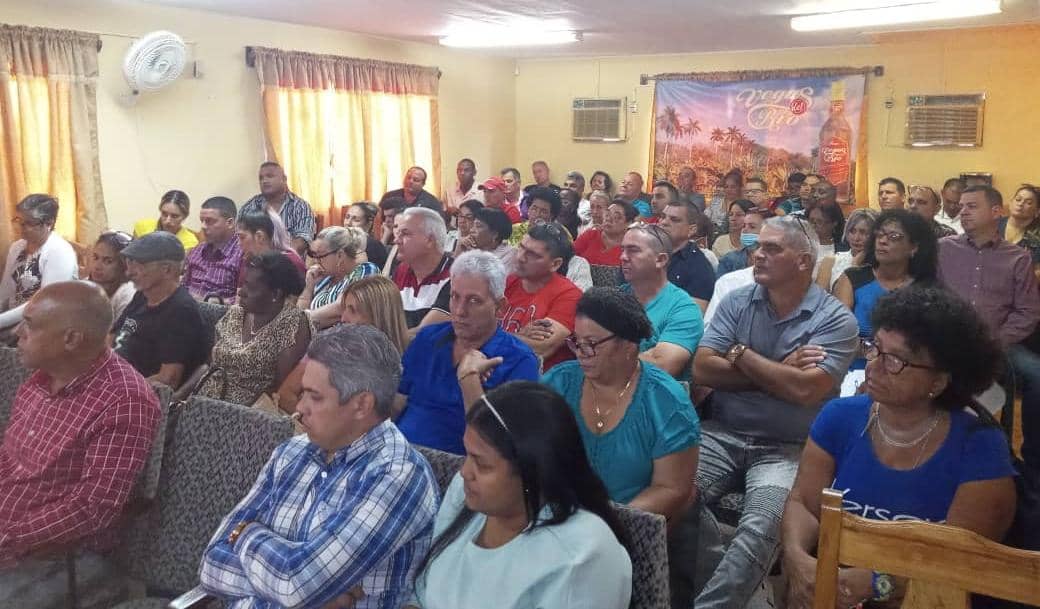 Inicia Taller de Buenas Prácticas en Pinar del Río, presentes , directivos de Pinar del Río y Artemisa, preside el encuentro @AlbertoLopezcu Ministro de la Industria Alimentaria.