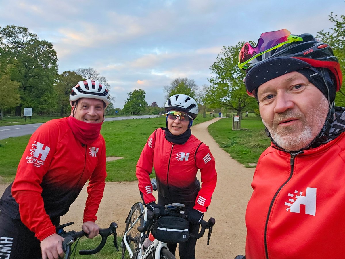 24/04/24 HWCC Wednesday Night Pretzel. Chilly evening, but soon warmed up as we cycled around the park. Many thanks to all who came out.

If you would like to join us, visit meetup.com/hampton-wick-c…

#inclusivecycling #womenscycling #ourclubisyourclub #cyclingforbeginners