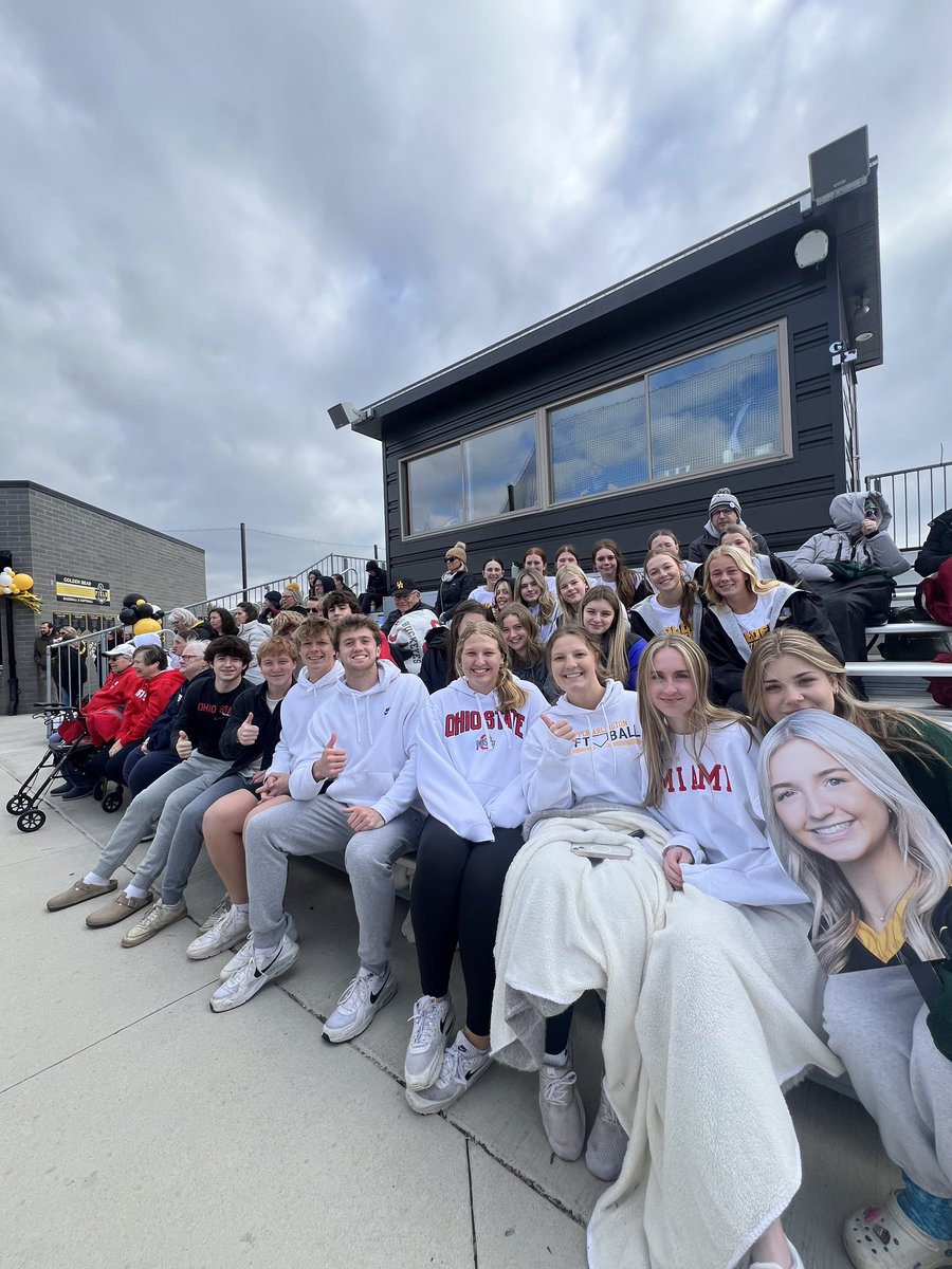 Great turnout tonight at Girls Softball GOTW. Bears took a tough loss but will be back at it again tomorrow! Thank you seniors!