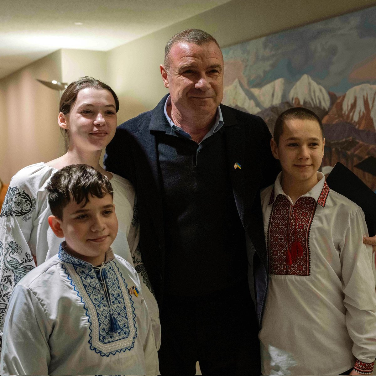 🌟 Shoutout to TV producer and actor @LievSchreiber, co-founder of @BluCheckUkraine and co-chair of @BuildersUkraine! 

These organizations amplify the stories of 🇺🇦 affected by the Russian aggression, especially children, to inspire support and action across the globe 👏