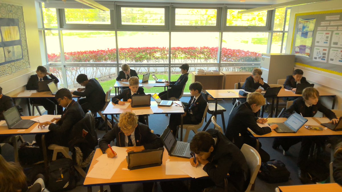 Well done to our Year 7 and Year 8s, who took part in the @UKMathsTrust Junior Maths Challenge today! #ISAseniorSchooloftheYear #ISAawardwinner #Secondaryschoolberkshire #LPYear7 #LPYear8 #LPmaths