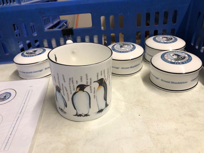 Happy #WorldPenguinDay! Did you know Susan's love for penguins inspired her beautiful bone china penguin mugs? ☕️ Antarctica's magic is in every cup! Shop the collection & celebrate these amazing birds susanrosechina.co.uk/products/produ… #handmade @susanrosechina