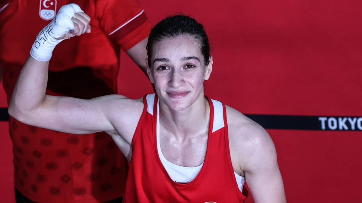 Milli boksörümüz Buse Naz Çakıroğlu, Avrupa Boks Şampiyonası’nda finale yükseldi.