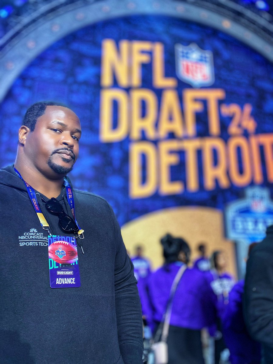 Good Luck to all the guys whole will become apart of the @nfl fraternity tonight. #NFLDraft airs tonight @ 8pm Et on #NFLNetwork/#ESPN/#ABC #NFL