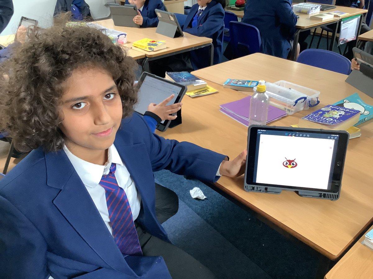 stsilasyear5's tweet photo. 5L: Super vector drawings in #SilasComputing this afternooon 💫 https://t.co/w7Wz2P0P2u
