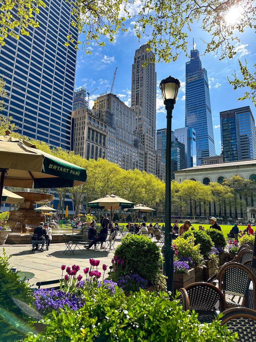bryantparknyc's tweet photo. Mornin’ 💚. https://t.co/hzdHqLwK3Q