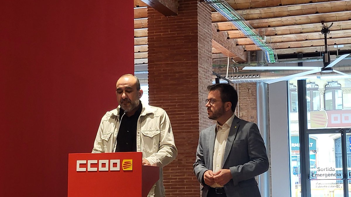 ccoocatalunya's tweet photo. Arrenca l'atenció als mitjans de @perearagones i @PachecoJpacheco la possibilitat d'aconseguir la plena ocupació o el compromís amb la democràcia i contra la ultradreta https://t.co/9osPg70l4C