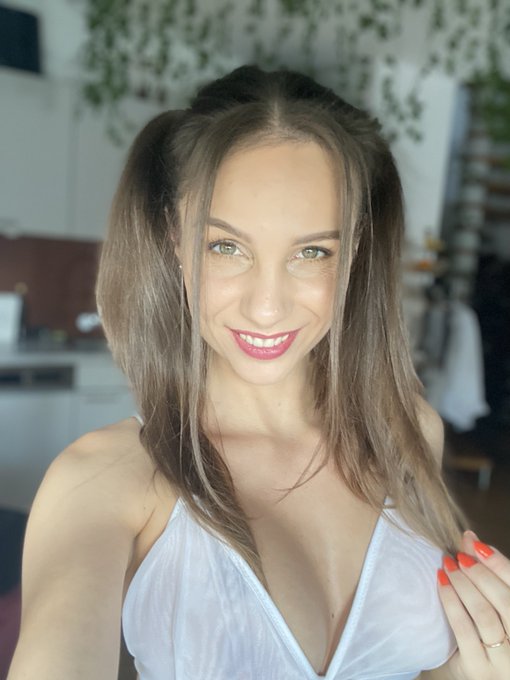 Vote for @RealMaryWet in the MV Contest Selfie Star Contest @manyvids 💋https://t.co/8avYI9wM0i https://t<a class="tags" href="/tag/realmarywet">@realmarywet</a><a href="/tag/mvsales"class="tags"><span>#mvsales</span></a>