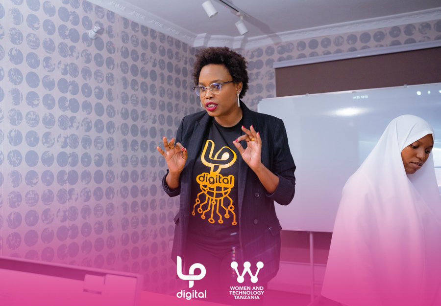 Akili Mnembe inaweza kutatua matatizo yetu na tukiitumia vyema inaweza kutatua matatizo katika jamii yetu  @CarolNdosi 
#GirlsinICTDay #TechWomenTz