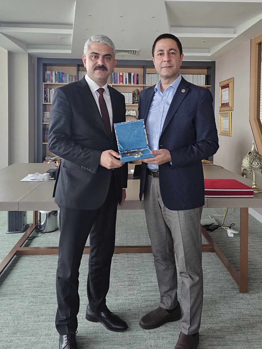 Adana Pozantı Belediye Başkanımız Ali Avan Bey ziyaretimize geldi. Pozantı’ya hayırlı hizmetler yapacağına inanıyor, Kendisine başarılar diliyorum.