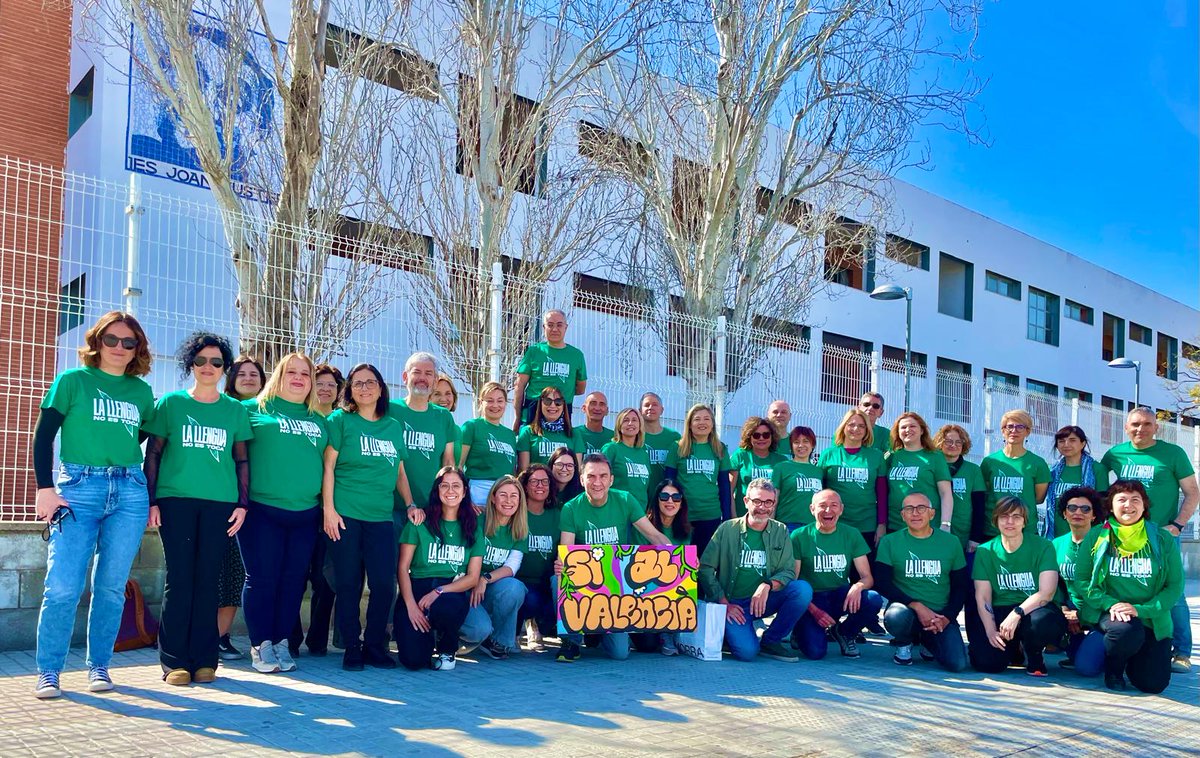 SerraSueca's tweet photo. IES Joan Fuster (Sueca)
25 d'abril del 2024
El missatge és clar:
LA LLENGUA NO ES TOCA 
#IESJoanFuster @PlataformaPV @llenguacat https://t.co/f07fJeMBgw