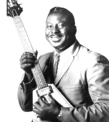 77MASH's tweet image. #OnThisDay, 1923, born #AlbertKing... - #Blues 🎸
