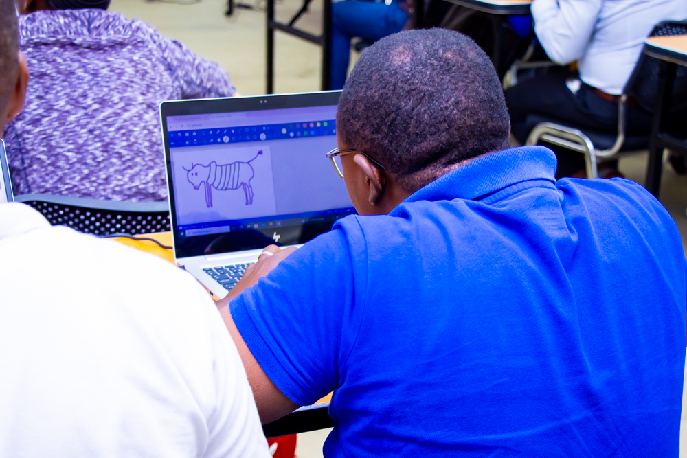 techkidzafrica's tweet image. Fun &amp;amp; learning collide!   #TechKidzAfrica teachers mastered the mouse &amp;amp; trackpad at our Raspberry Pi session, exploring #ComputerParts through digital art!
#STEMeducation 
@RaspberryPi_org  @Elimu_MsaCounty