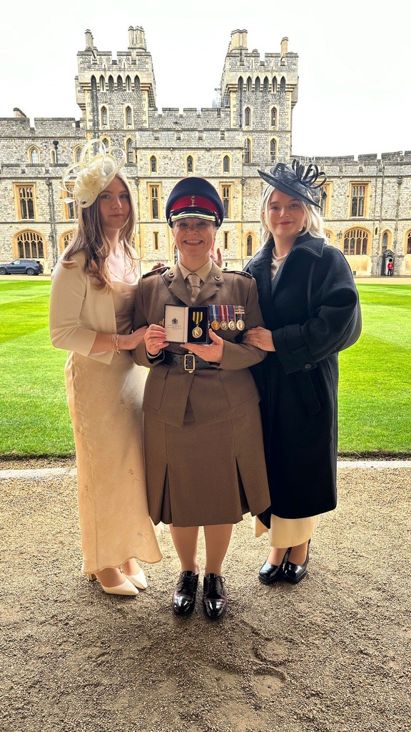 DXC_UKI's tweet photo. We π celebrating the success of #TeamDXC who are at the heart of how we deliver excellence!
Our colleague Steve won Silver in the Lifetime Achievement Award at the Scottish Veterans Awards, whilst Dawn was honoured with the Kingβs Volunteer Reserve Medal at Windsor Castle π https://t.co/txVrCY1joF