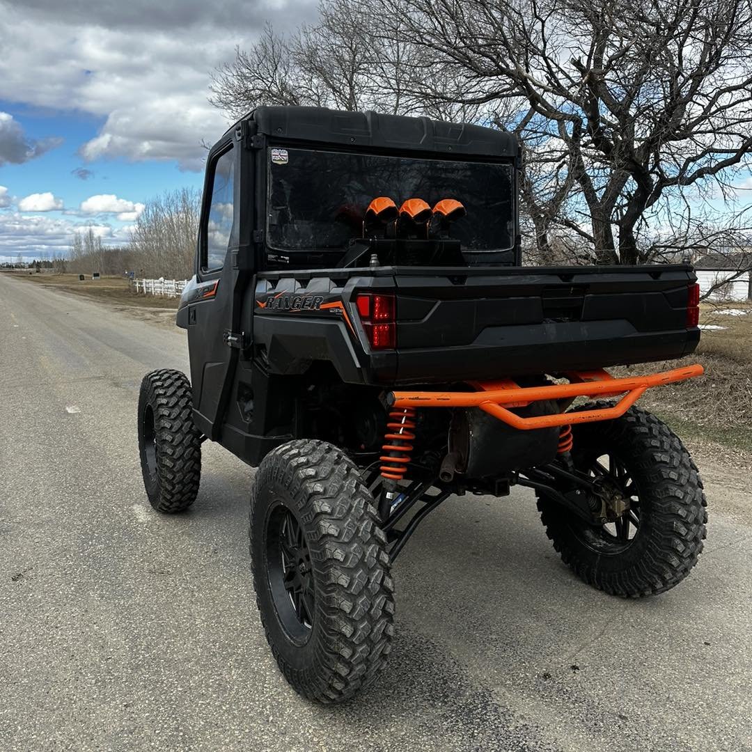 😍 @monstersofthenorth306 is rolling in
style with this #PolarisRanger! They got it sitting on a
#SuperATV 6' lift kit with Heavy-Duty Ball Joints and
#RhinoAxles, spinning 35' tires! And it doesn't stop
there! 💪😎🦏