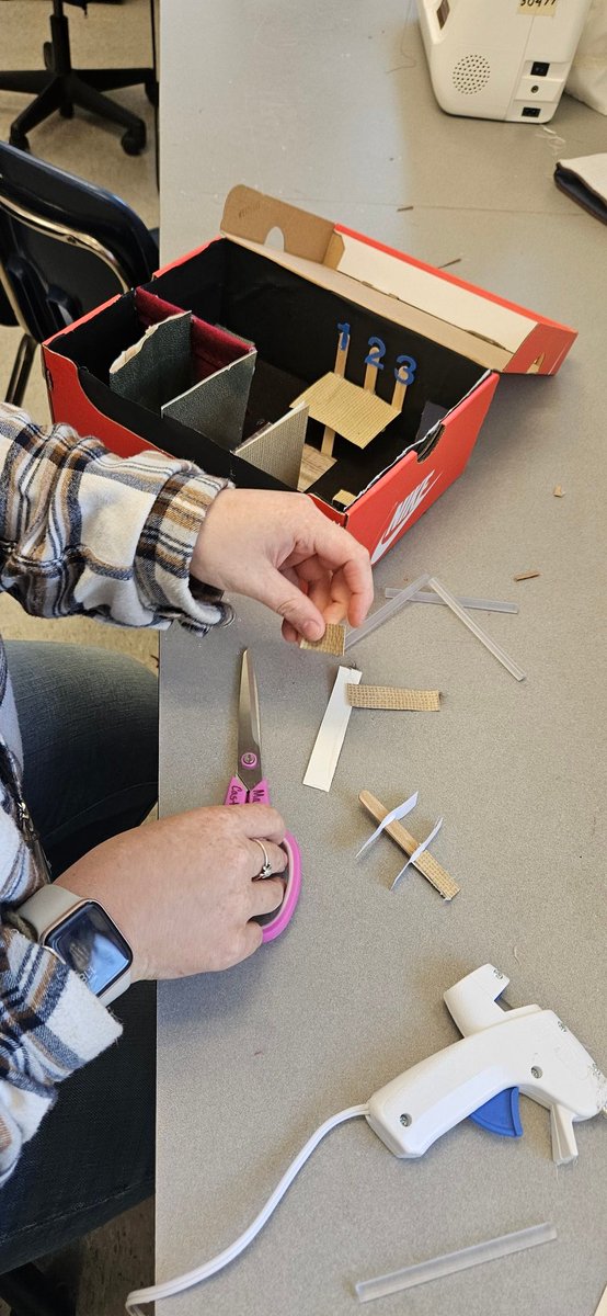 NlJohnsonWhite1's tweet photo. MacArthur HS Fashion Design 1 students have been working hard on their 3D boutiques/stores! Updates to come... @AldineCTE @EducatorMar10 https://t.co/HM4XufMdkm