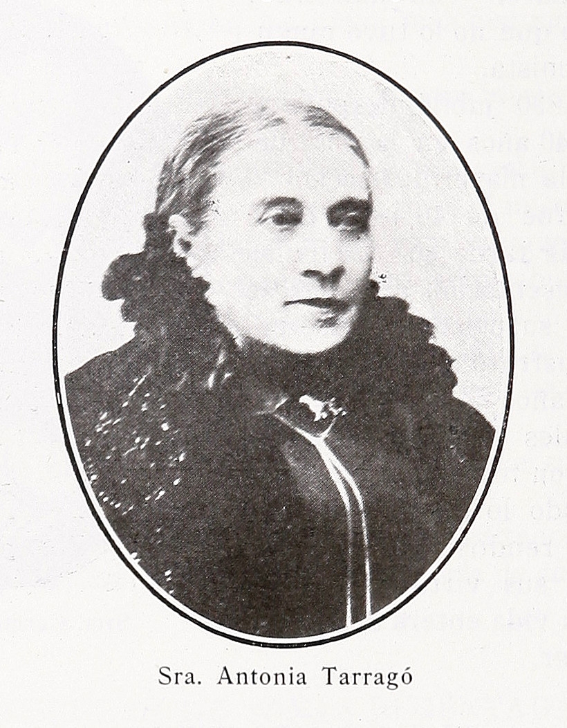 Archivo_Bello's tweet photo. #Efeméride Un 25 de abril de 1832, nació la profesora Antonia Tarragó González, pionera de la educación femenina en Chile. Su labor se consagró con la firma del Decreto Amunátegui de 1877, que permitió a las mujeres acceder a la educación universitaria. ➡ https://t.co/8GBRDSfVFn https://t.co/Gftw73L1U0