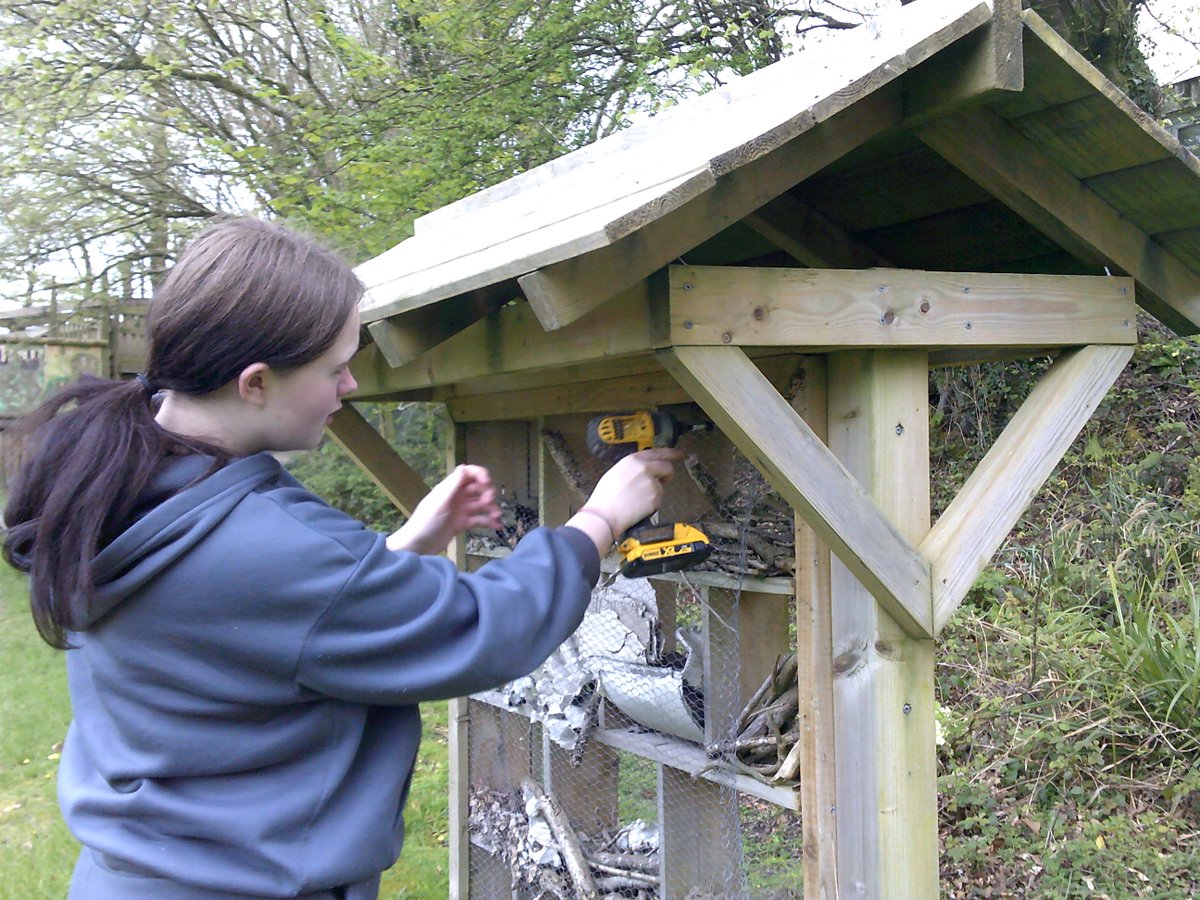 NorthCornwallAP's tweet photo. A hugely productive day at @DartmoorZoo today.  Groups digging and laying drainage, replacing and improving a set of steps and also redoing the bug hotel at the zoo. An amazing effort and many positive comments from staff about our students work ethic and behaviour #thisisap https://t.co/OCmUaTVcH3