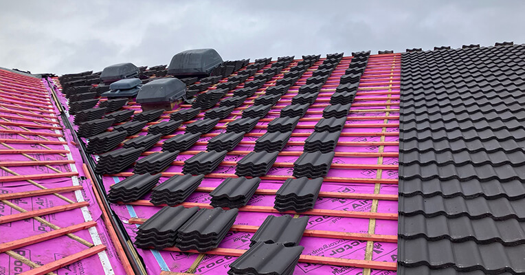 #ProctorAir was recently utilised to protect the residents of Hatchmeadow apartments in Northumberland whilst essential reroofing work was being carried out. @proctorgroup discusses the project in the latest Bulletin here 👉 roofingtoday.co.uk/proctor-air-pr… #roofing
