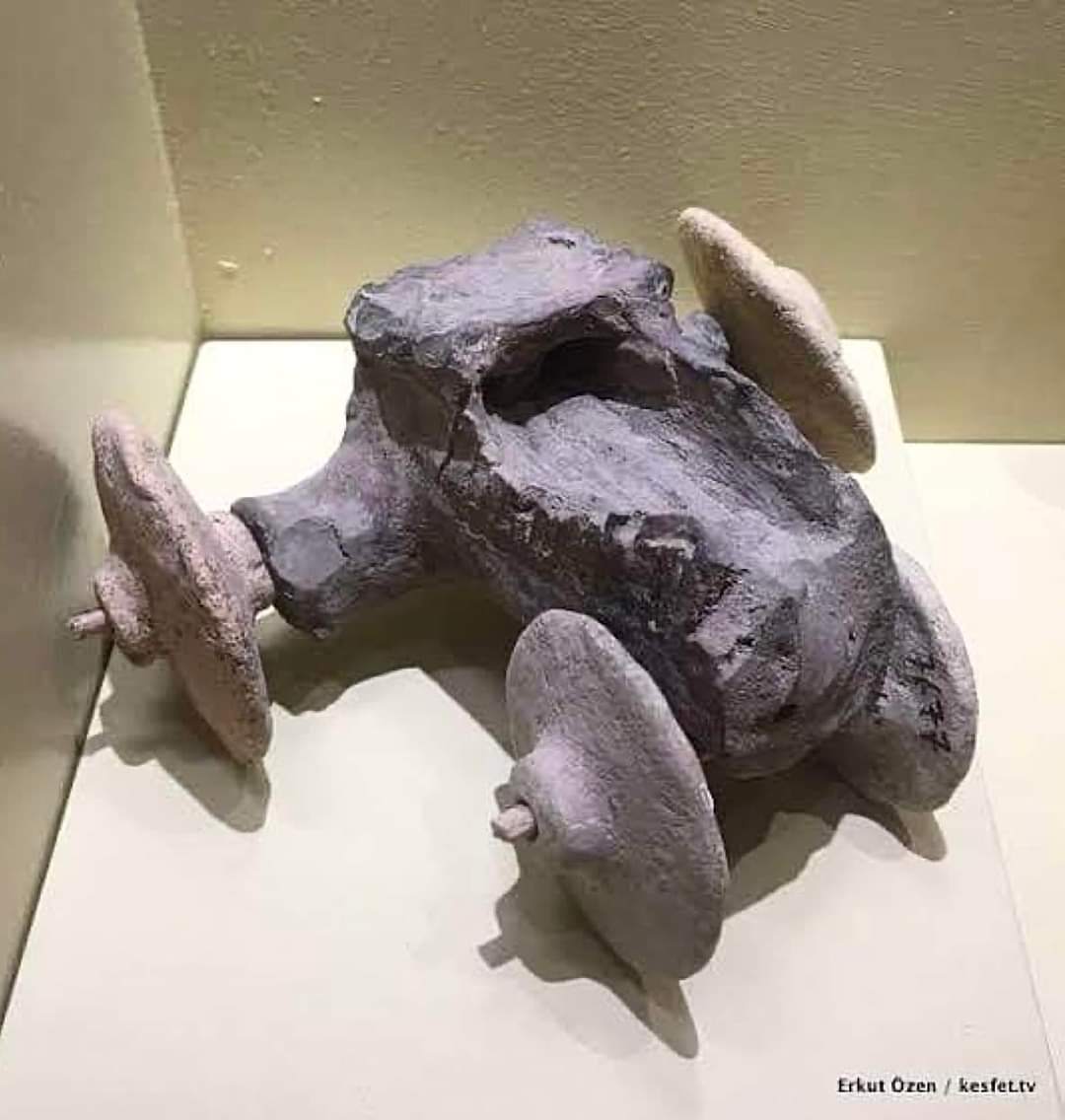 The world's oldest surviving toy, dating back to the Chalcolithic Period, Bronze Age. Mardin Museum in Türkiye 📷© Erkut Ozen, kesfet tv #archaeohistories