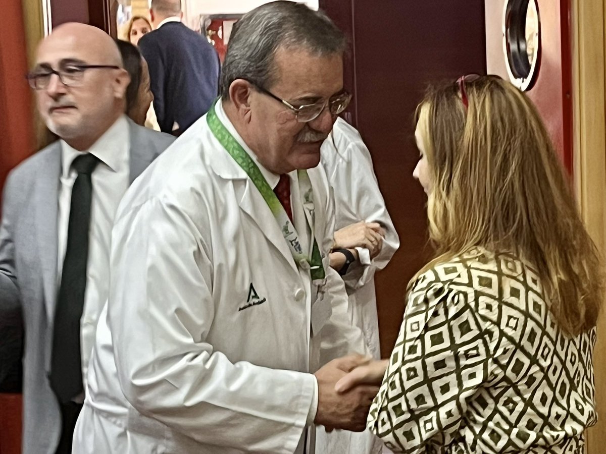 Ambientazo en #Sevilla hoy en la inauguración de las VI Jornadas de la Cátedra de #hepatologia @sapdes @unisevilla @GileadSciences con @mromerogomez @CasadoMm @IsaacTunez @saludand y más! 🔝Ponentes nacionales e internacionales 🔝Temas: #VHC #NASH #Dili #TRX