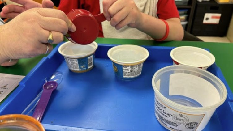 🌊 Students are diving into an oil spill experiment, learning hands-on about environmental impacts and cleanup strategies. 🧪🔬 #STEMeducation #ScienceExperiment