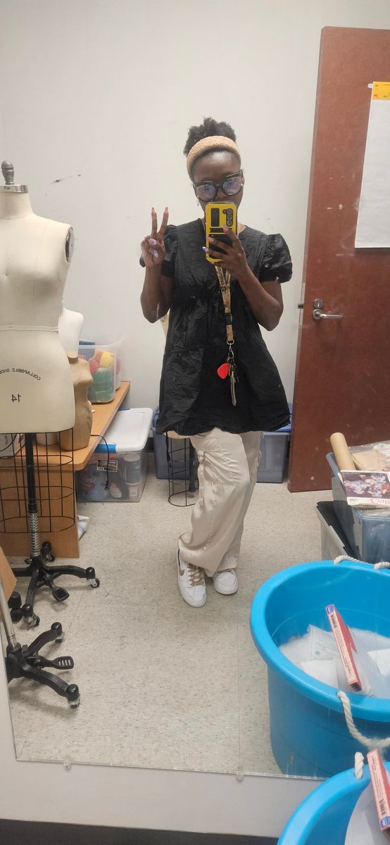 NlJohnsonWhite1's tweet photo. Another day in the Fashion mad house! https://t.co/6pZm0MFEcd
