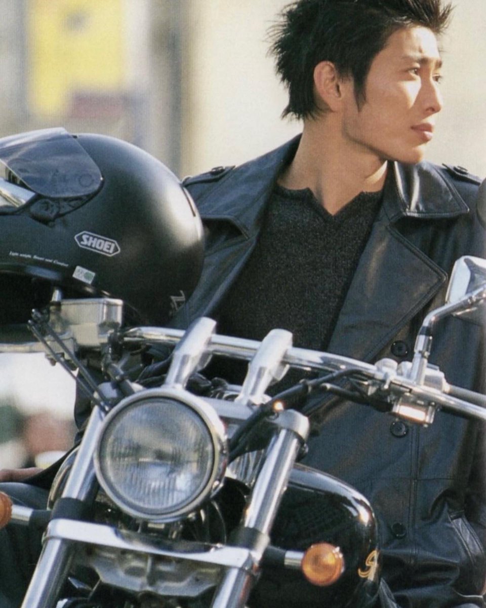 やっぱこれかな😎

 #これを見た人は20年以上前の写真を貼る