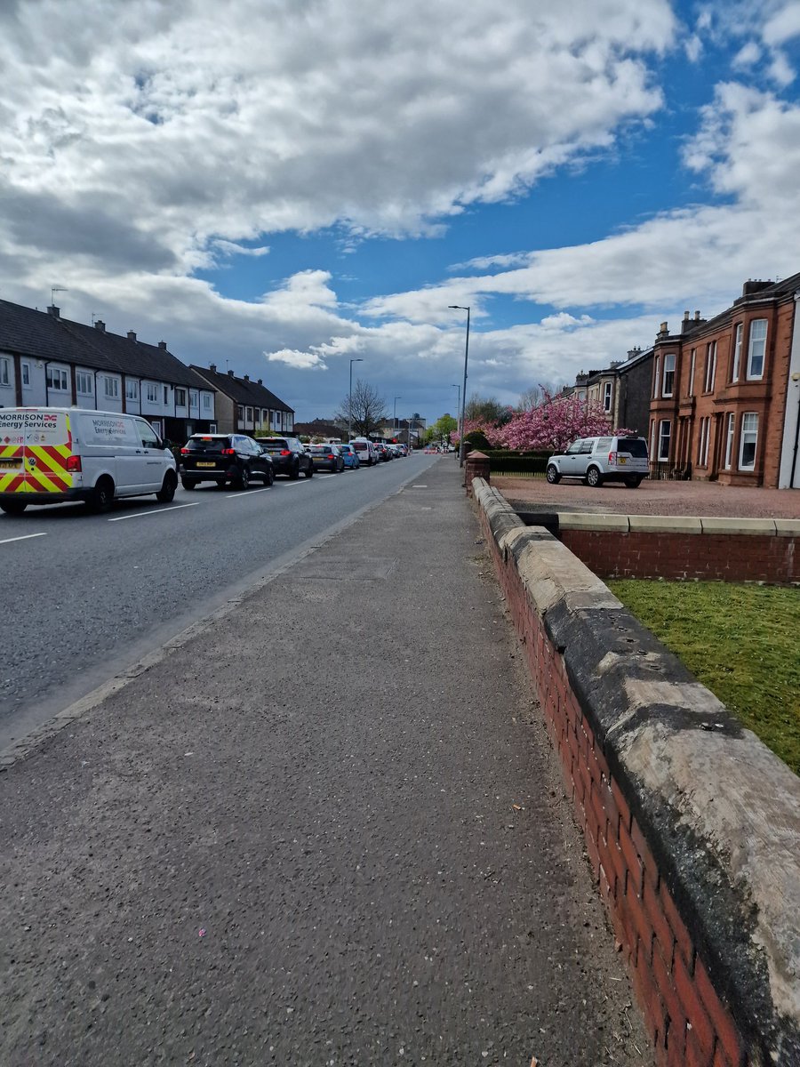 North Lanarkshire Council must have some laugh. Let's put Roadworks up for 50 odd weeks. See before it finishes let's start Netherton Road again for a laugh. What a laugh! Thank god for the sun 🤣🤣