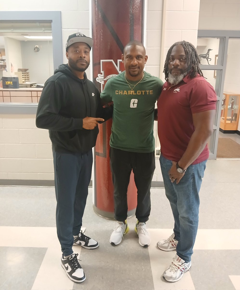 Big shout out to my homie @drebly_32 for coming through recruiting our high level student-athletes here at Thee Historic I.C Norcom High School!!! He also dropped some valuable life jewels of KNOWledge to them!!! W.I.N #pride #tradition #legacy #championship #season3 @CharlotteFT