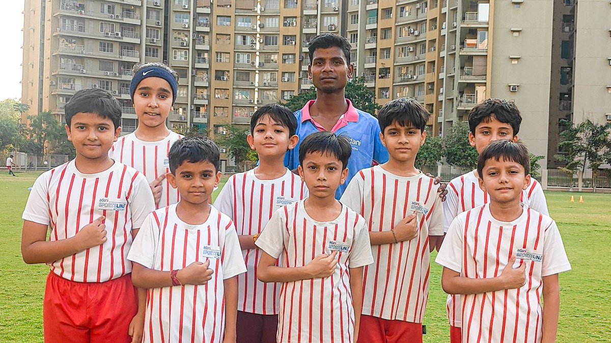 Another game, another victory! 💪 Our U13 Gujarat Giants FC boys continued their winning ways, defeating Rising Stars 3-0 in the friendly match. #Adani