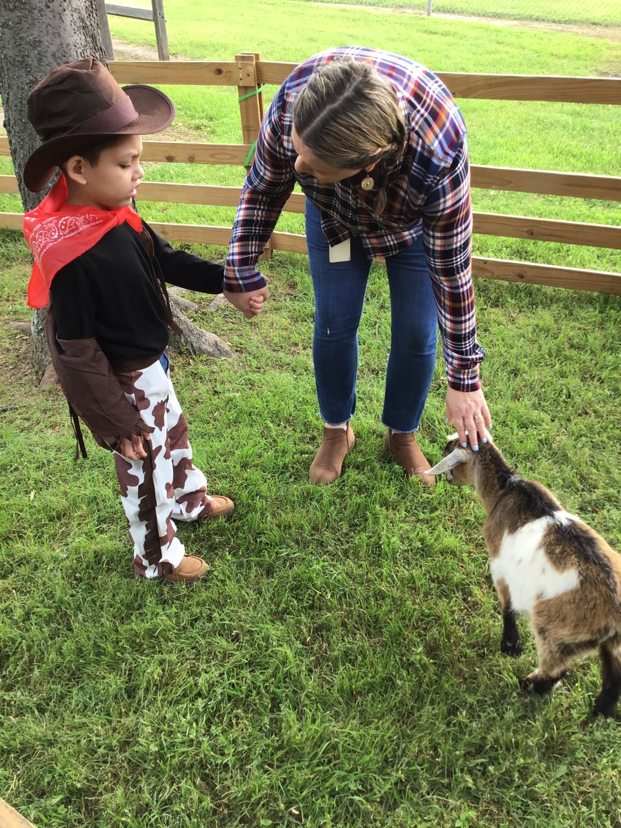 Superhero fun on the farm @PierceECS!
#EveryPandaEveryDay