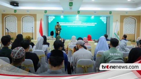 Bangun Masa Depan, BAZNAS RI Berikan Pembinaan Karir bagi Peserta Beasiswa Cendekia: Badan Amil Zakat Nasional (BAZNAS) menggelar Pembinaan Karir Path dan Halal Bi Halal 1445 H bersama peserta Beasiswa Cendekia BAZNAS, sebagai upaya membangun masa depan… dlvr.it/T60l9b