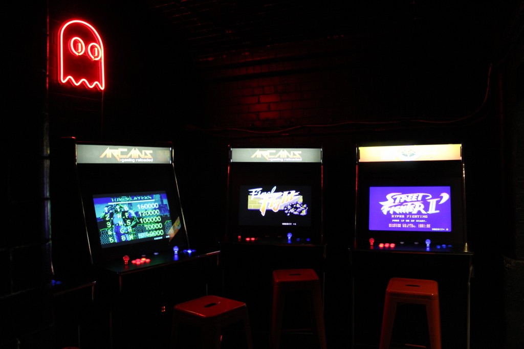 arcainslpl's tweet image. Who says you can’t play out on a school night? 🤪🕹

3 floors, 2 bars &amp;amp; UNLIMITED gaming 🎮

Under 18s can game until 9pm! 

Pay to enter then stay as long as you like😎 

#afterschoolfun #thingstodoinliverpool