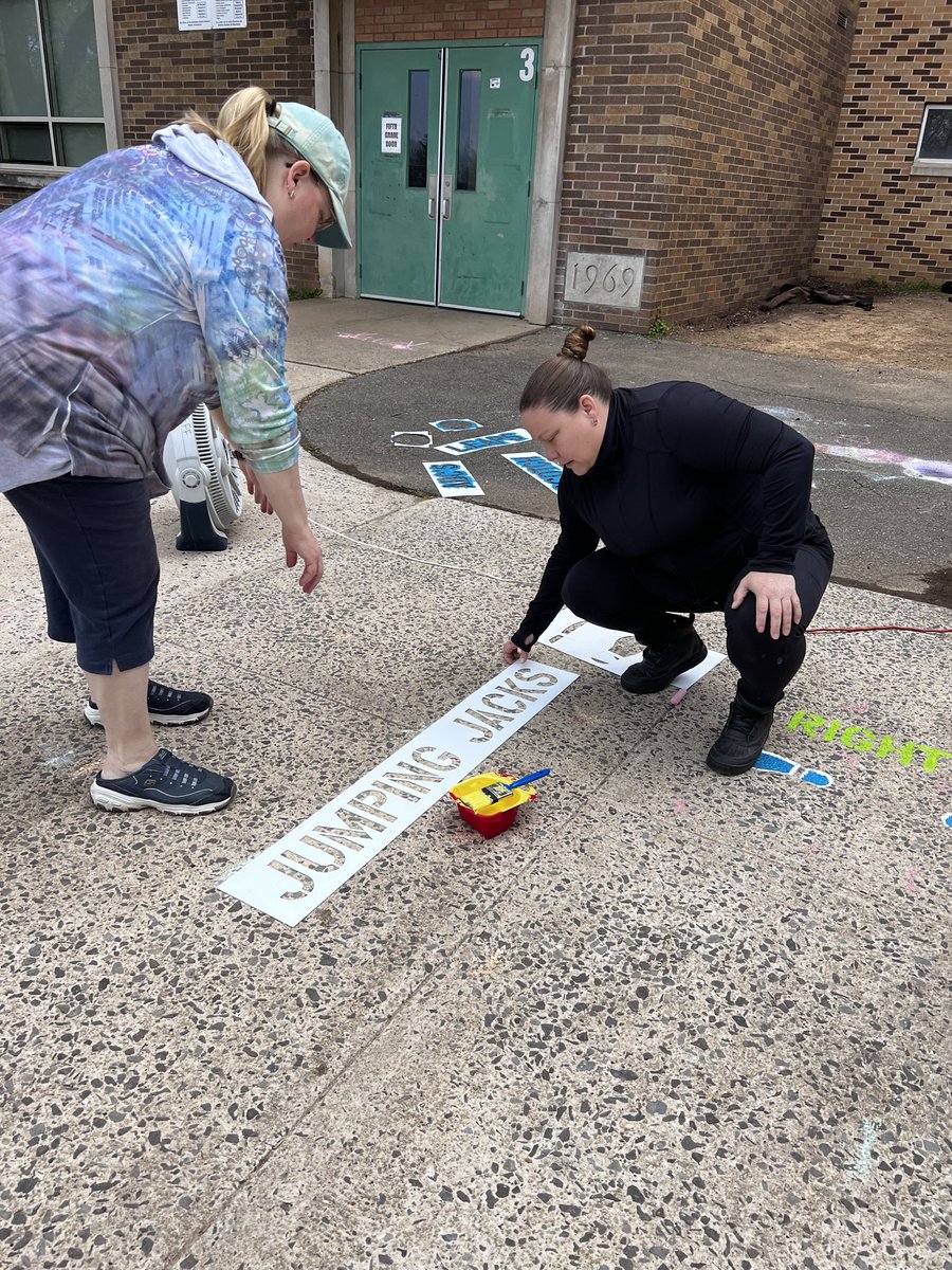 Alloy 5 employees were hard at work during #VolunteerAppreciationWeek, creating a sensory walk near the playground at @asdmosserelem 🌈 They painted sidewalks & created an engaging space for students.

Thank you to our rockstar volunteers for being #AllInForKids! @AllentownSD