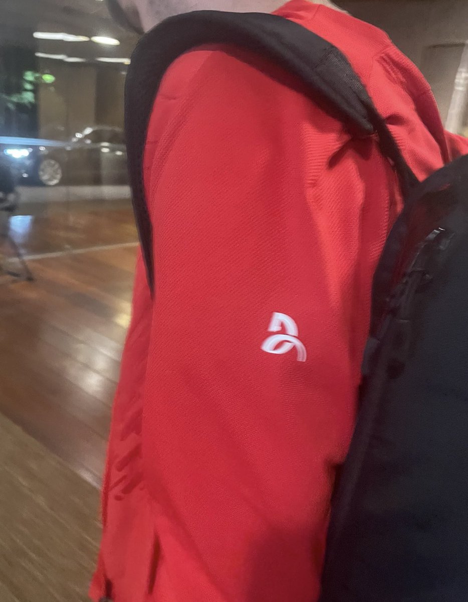 IdemoNoleAide's tweet image. Happy #NoleFamDay My family love @DjokerNole ♥️♥️ My son in inspired of him from kid 🙌🏻🙌🏻🙌🏻 Kisses from 🇧🇬🇧🇷💎🐐💎