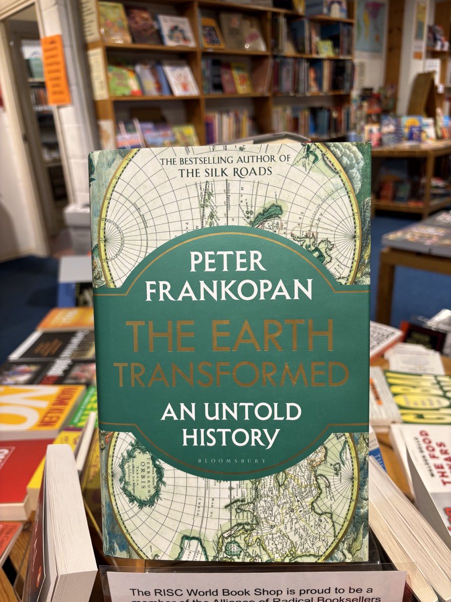 With the myriad differences in my mum's tastes and mine, @peterfrankopan is one of the authors that we both agree on! I've been reading the Earth Transformed, which puts our ecological crisis in grand historical context, and would recommend (to you & your mum) @RISC_Reading