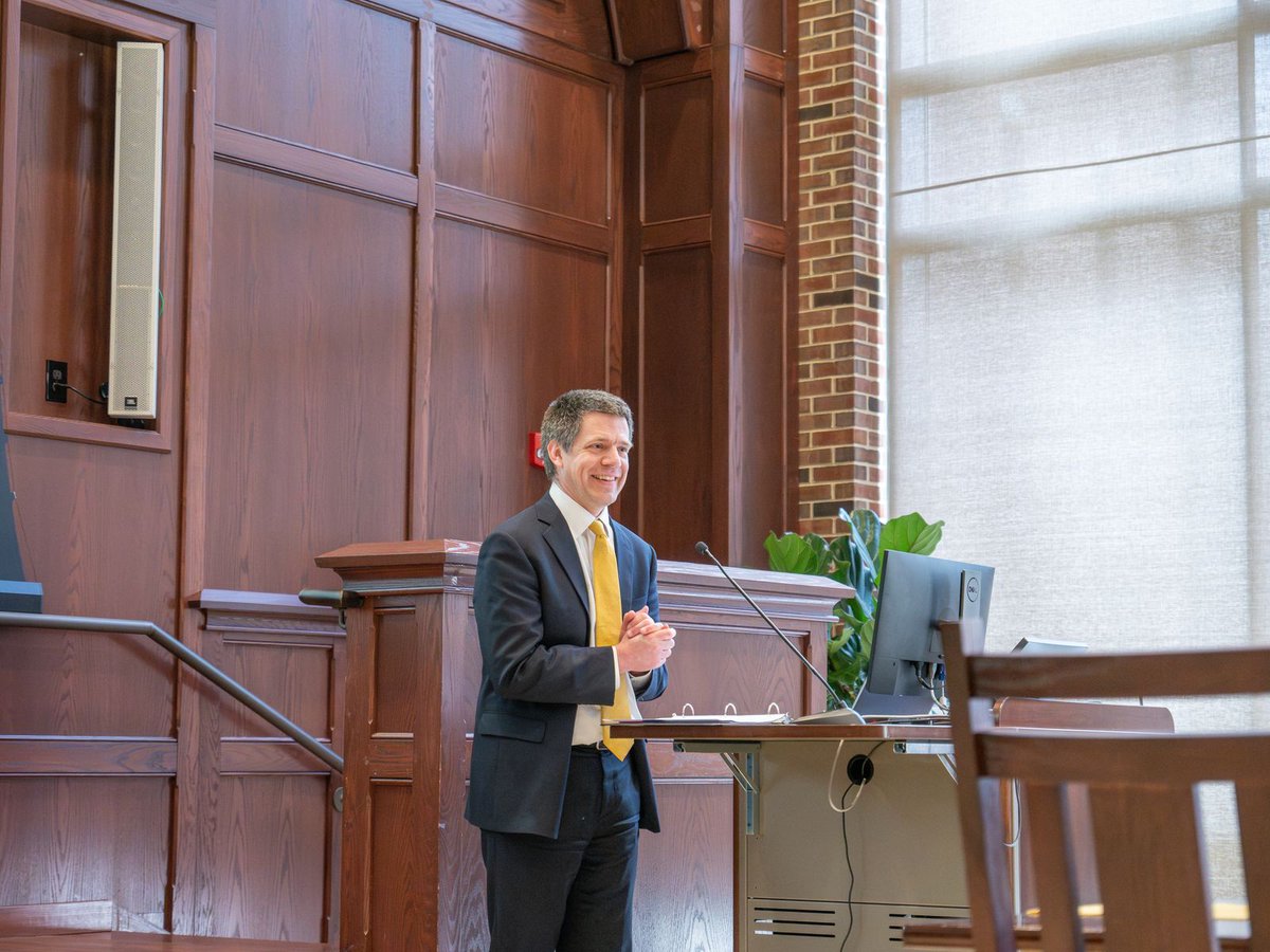 The annual Favorite Faculty awards recognize faculty members for their excellence in teaching, research, service, and academics. This reception is a way for students and faculty fellows to show appreciation to the faculty members that goes above and beyond 🙌 #purdue #boilerup