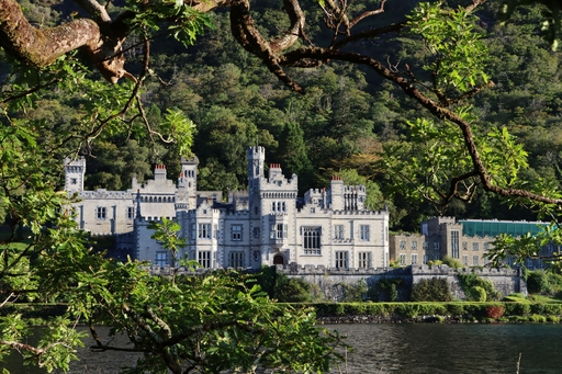 Thank you💗 To all who visited Kylemore Abbey yesterday we want to say a sincere thank you for the kindness and understanding you showed us and our teams. Even without power (but with some helpful sunshine) we hope you got to enjoy your day here. #Gratitude #PowerOutage