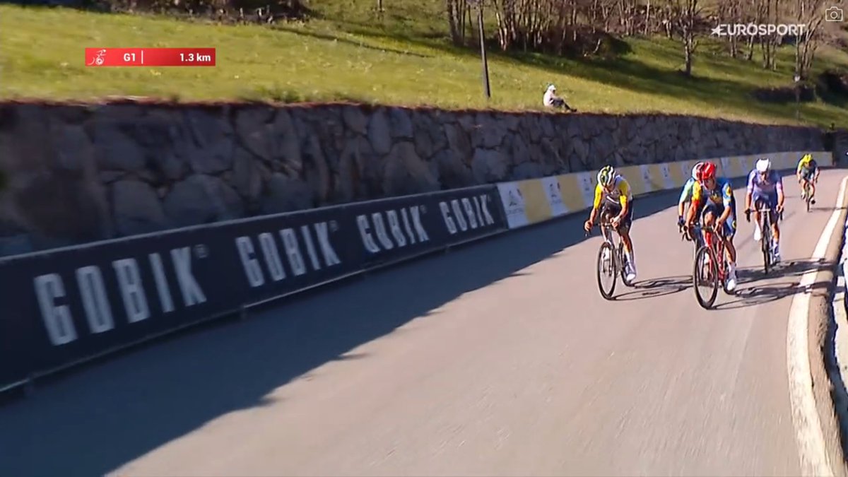 Plapp and Lipowitz have caught the leaders with 1500m to go! #TDR2024