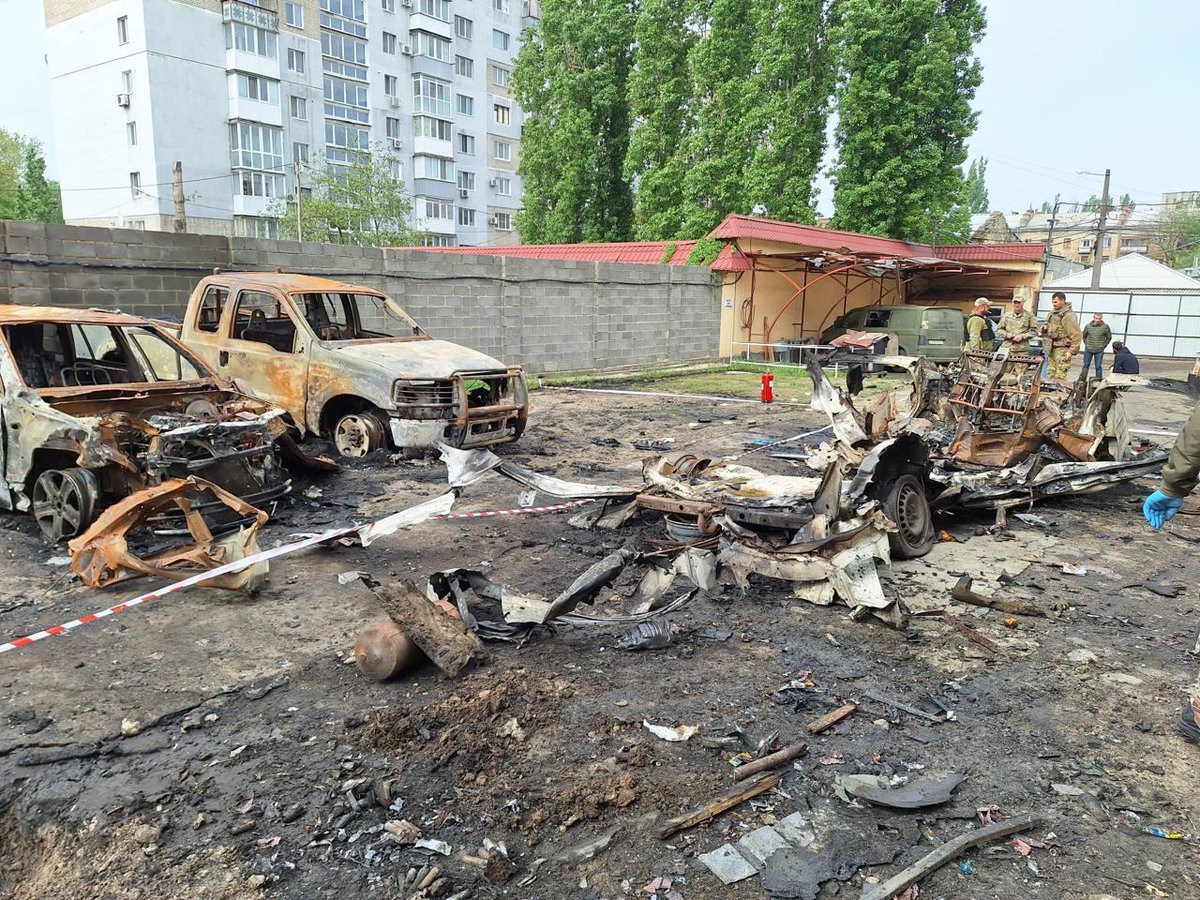Ukraińscy zołnierze wysadzili się w powietrze podczas przeładowywania amunicji w Mikołajowie Lokalne władze potwierdzają, że w wyniku drugiej detonacji rannych zostało pięciu strażaków, którzy zareagowali na wezwanie już po pierwszej eksplozji. Do eksplozji doszło na parkingu…