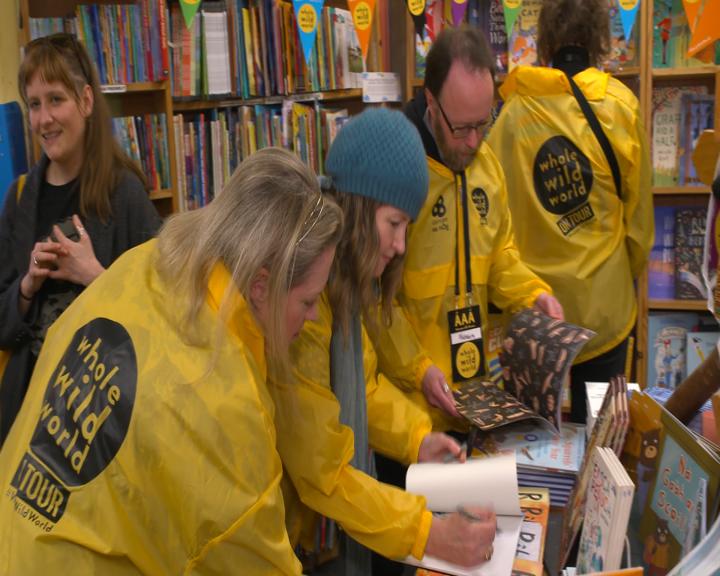 We find out all about the Whole Wild World bus tour, which celebrates children’s literature and learning on #RTENationwide Friday 26th April on @RTEOne at 7pm & RTE1+1 at 8pm @KidsBooksIrel @ZainabBoladale @artscouncil_ie @CuirtFestival @rte RT