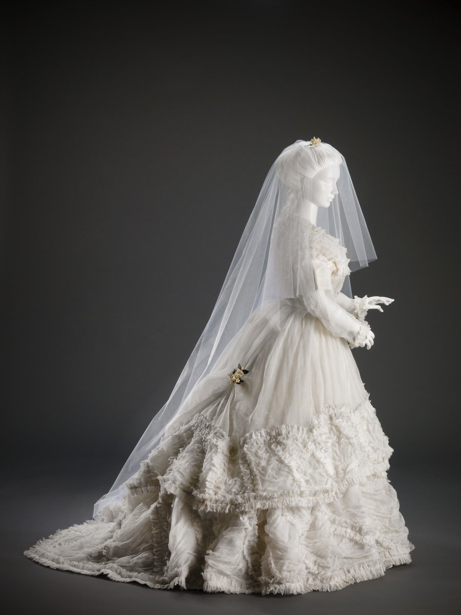 Wedding dress, 1868. Cincinnati Art Museum.