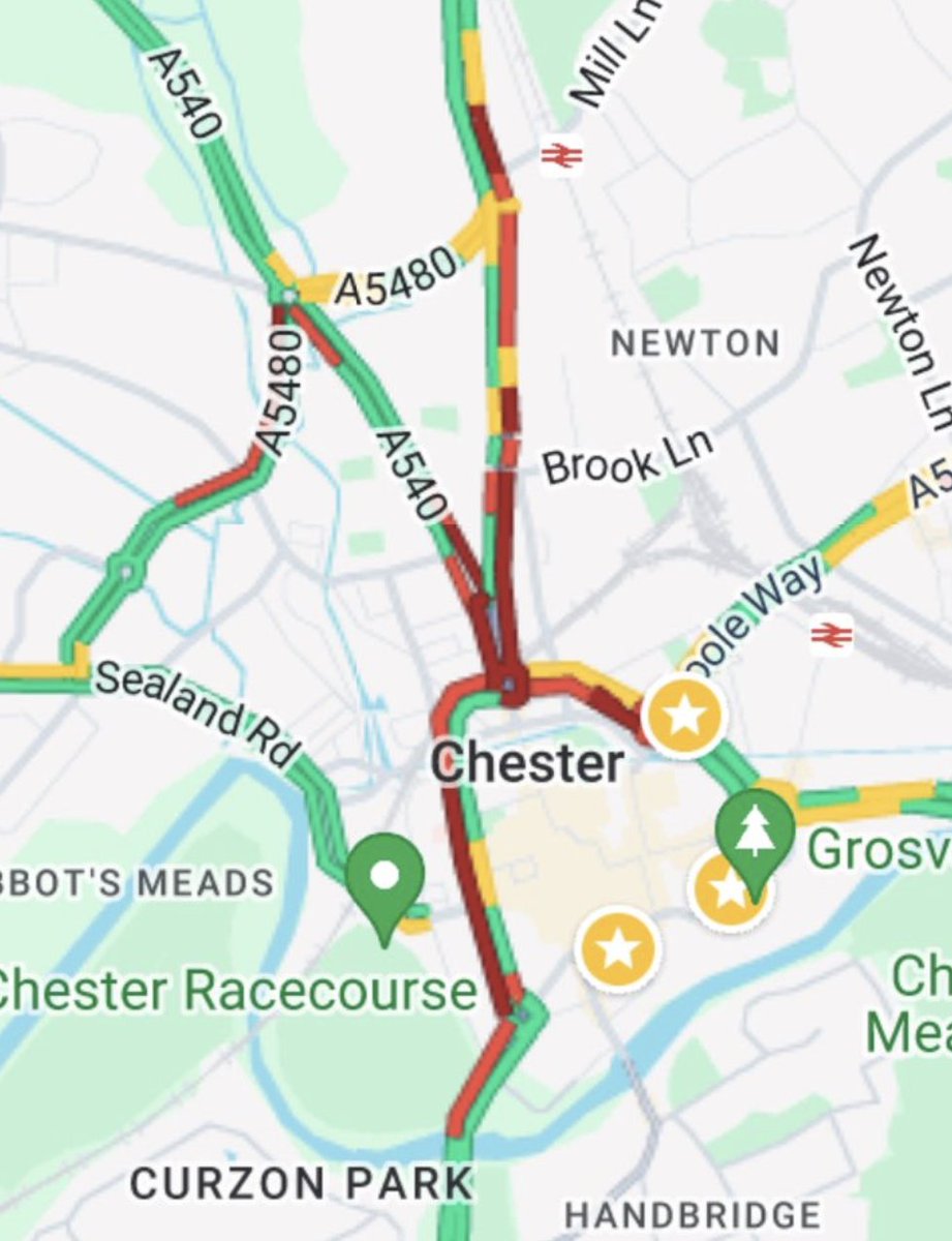 Absolutely ridiculous situation in Chester as major through route closed - with only 1 man on site actually working - causing daily traffic chaos for 1,000s. Heads should roll @weezegee @Go_CheshireWest @ShitChester @CheshireLive @standardchester