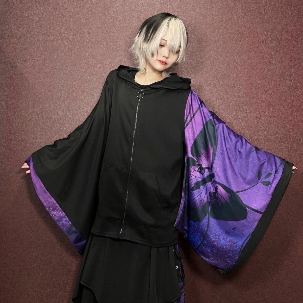 NieR_tokyo's tweet photo. 🎁本日〆切プレゼント企画🎁

当店オリジナルコーデセットを

🎁3名様にプレゼント🎁

◼応募方法
フォロー(@NieR_tokyo) &amp; RT
◼締切〆  本日24時

ユニセックスアイテムです🐰

※鍵垢の方も対象内です。

是非ご参加ください🙇‍♂️🙇‍♀️ https://t.co/gXYpJrg2A4
