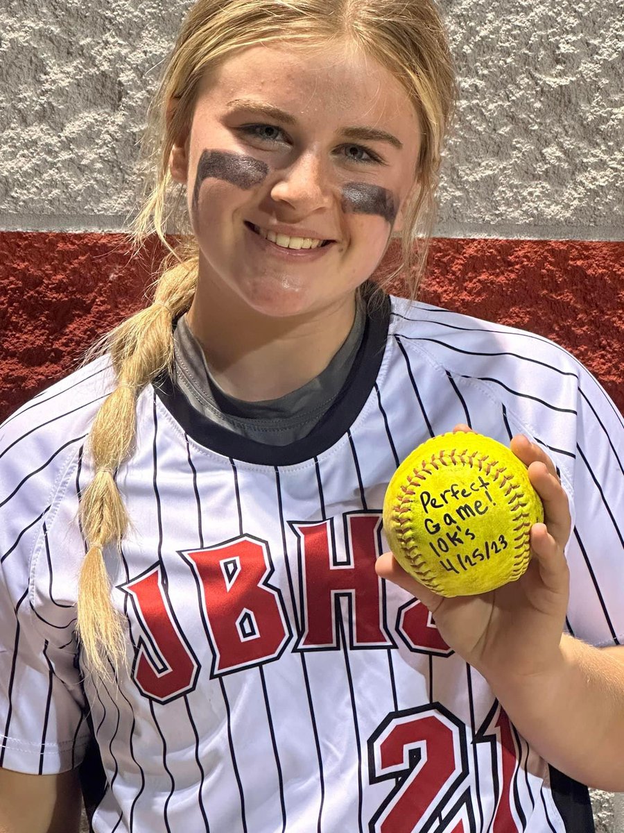 callieyates21's tweet photo. One year ago today @jo_byrns ❤️🥎🖤
#perfectgame #Devs #lefty  #1ASoftball #theroadbacktostate

@AMWicks16U @MattWicks15 
@acozart44 @UNASoftball
@GovsSB @KassieD23
@ChelseaEFarmer @UTMSoftball
@CLynn_VSCC @VSCCPioneersSB https://t.co/aUgjtsL4Q6