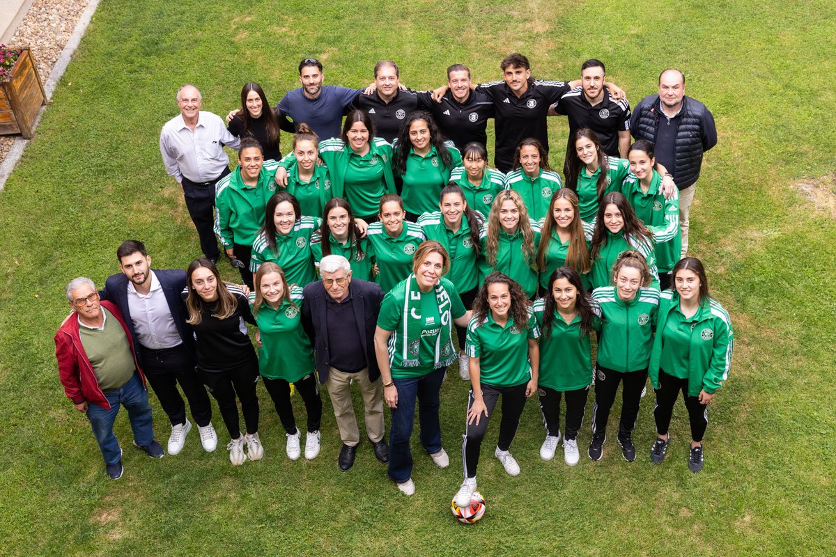 ayto_pozuelo's tweet photo. Paloma Tejero recibe al CF Pozuelo Femenino en celebración de su ascenso a 2ª RFEF 🏆⚽️

@Cfpozuelo @PalomaTejero_ https://t.co/fwHpmFK2Lt